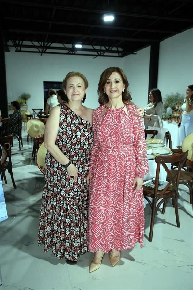 Vicky Garza y Martha González de Martínez
