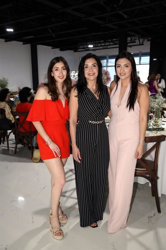 Pamela Mendoza, Gabriela Mendoza y Tania Mendoza