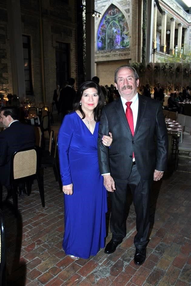 Martha Valenzuela de Piccone y Santiago Piccone