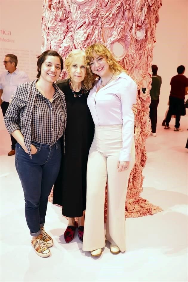Valeria Rubí, Miriam Medrez y Mariana Peregrina