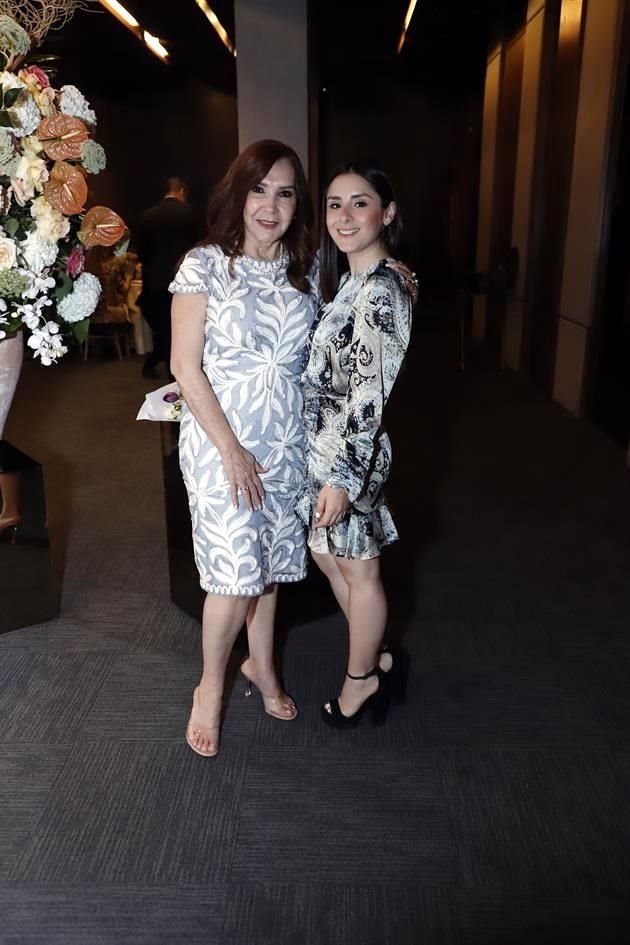 Tere Gómez y Cecilia Chapa