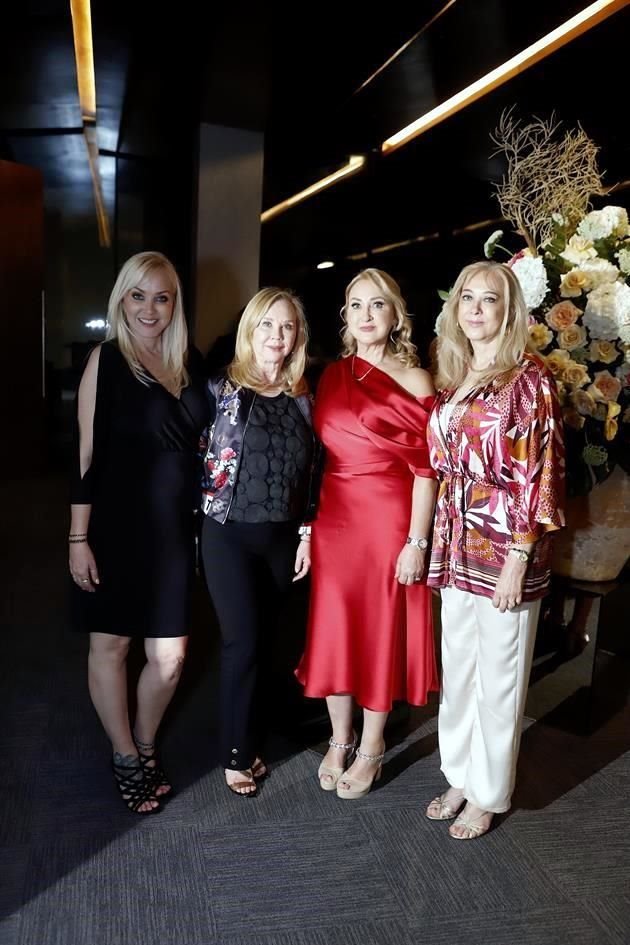 Diana Eugenia González, Patricia González, Lisa González de Andonie y Ana Georgina de Gámez