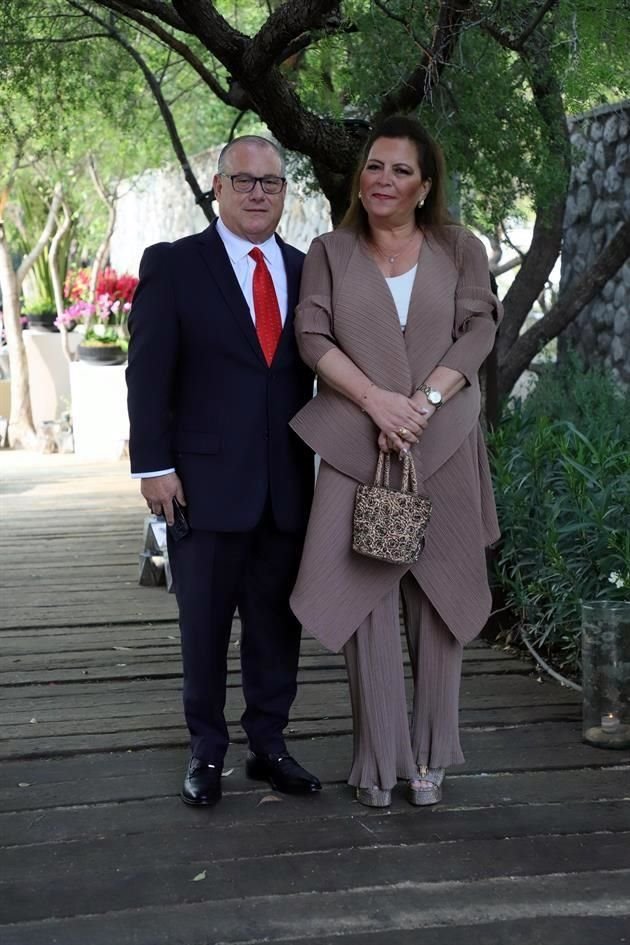 Fernando Pérez Toledano y Claudia Zablah de Pérez Toledano