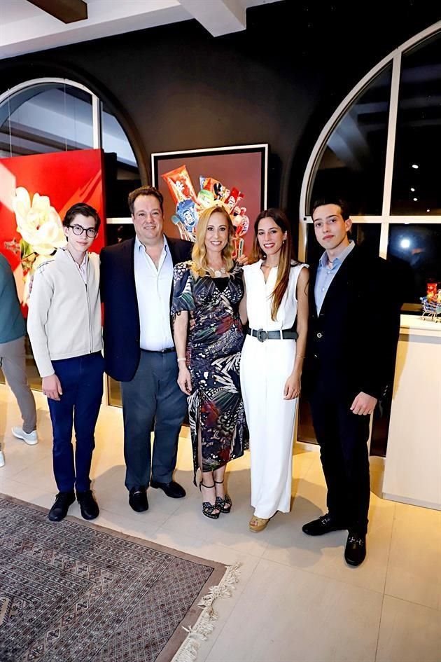 Sebastián Garay Zambrano, Vicente Garay, Jeannine Zambrano de Garay, Julene Garay Zambrano y Vicente Garay Zambrano