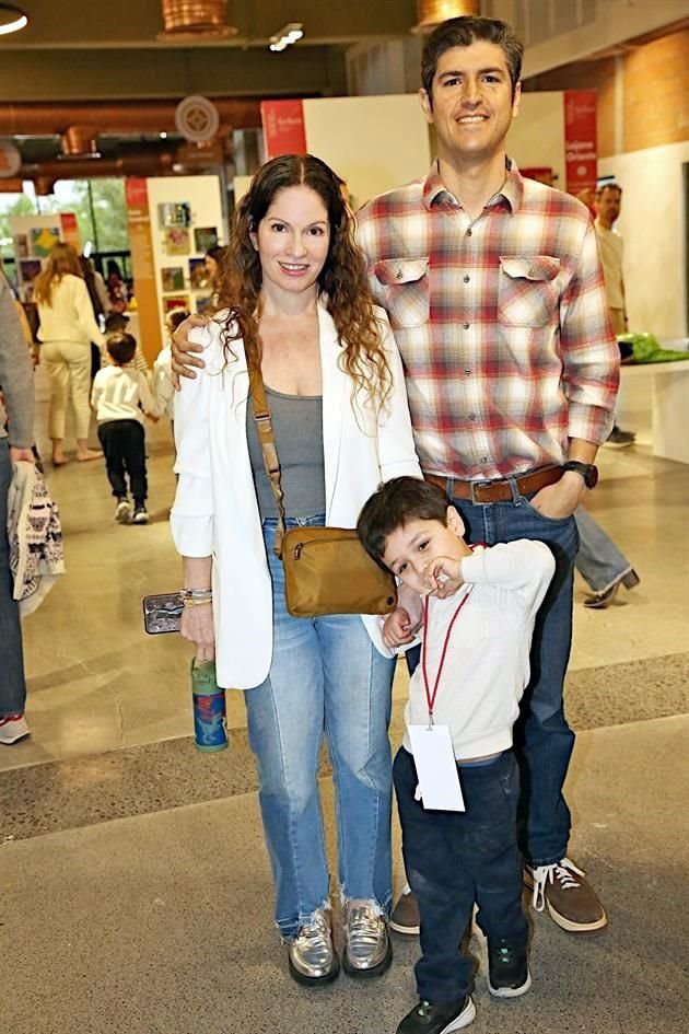 Lucía Bretzfelder, Víctor Tovar y Víctor Tovar Bretzfelder