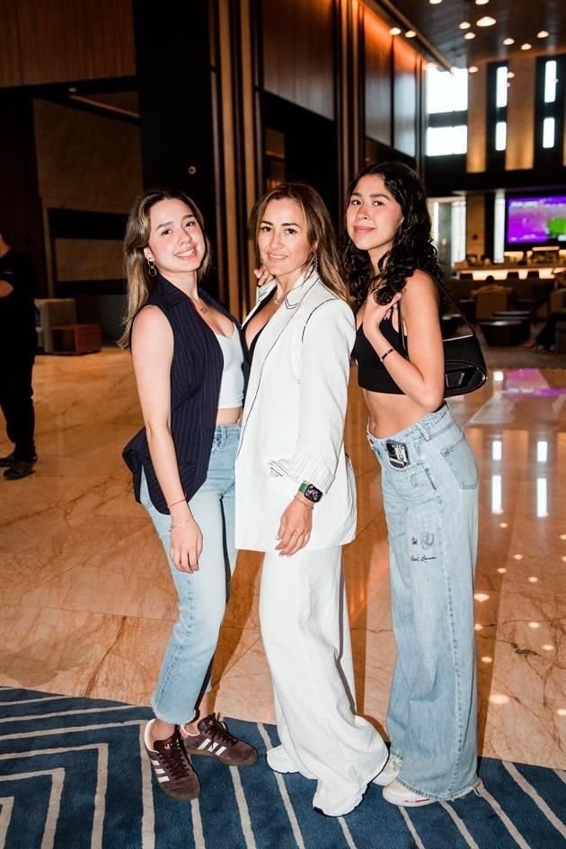 Daniela Alanís, Claudia Saucedo y Sara Alanís Saucedo