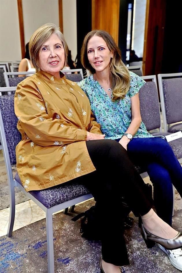 Aurora Vignau de Zambrano y Mónica Zambrano de De la Garza