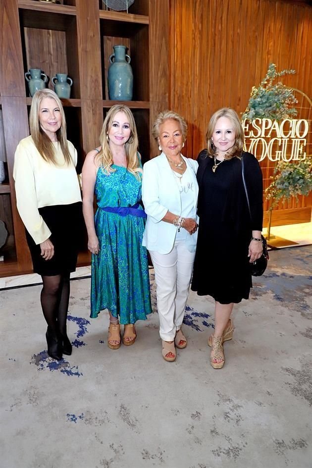 Elena Gutiérrez, Marcela Ayala, Marga Rivero de Morales y Lily Ayala