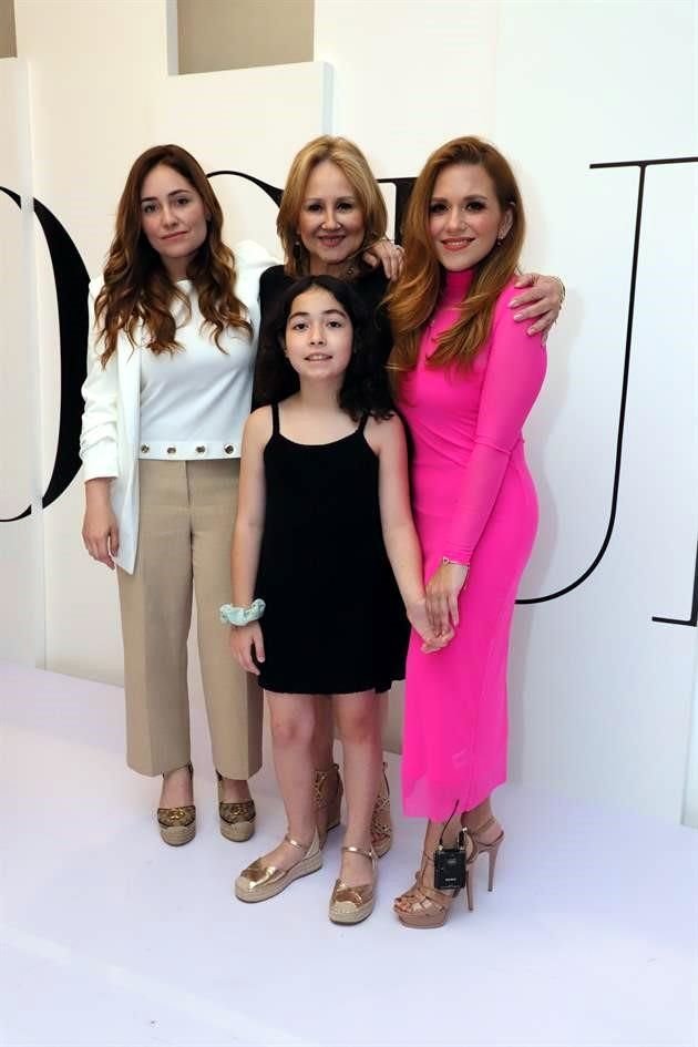 Déborah Pierce, Lily Ayala, Lily Pierce Ayala y Natalia Lozano Pierce