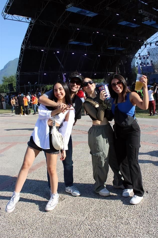 Erika Martínez, Héctor Rodríguez, Georgina Martínez y Adriana Méndez