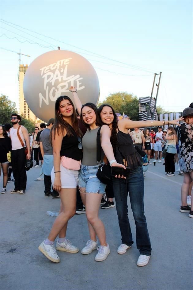 Constanza Gómez, Aurora González y Paola Hernández