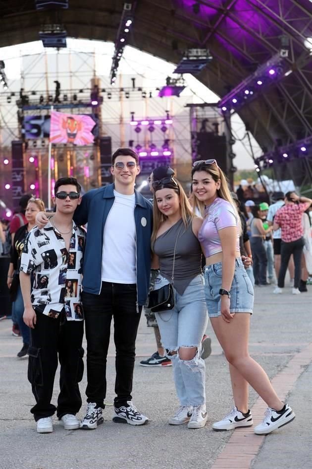 Nicolás Vargas, Mauricio Ochoa, Andrea Cantú y Andrea Marines