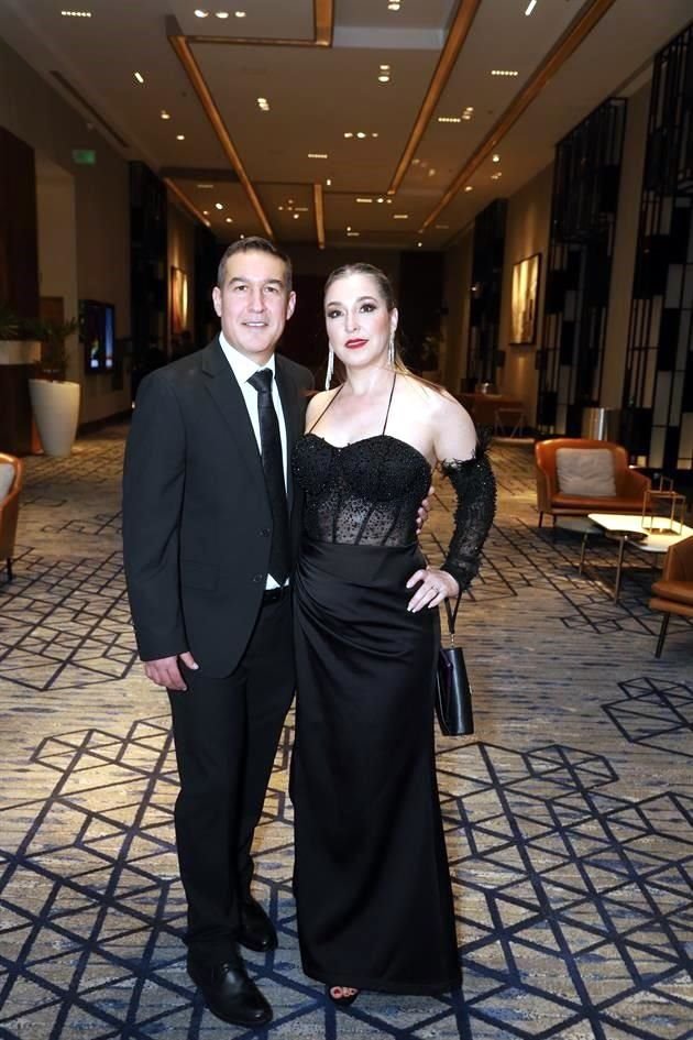 Raúl Villarreal e Idalia García
