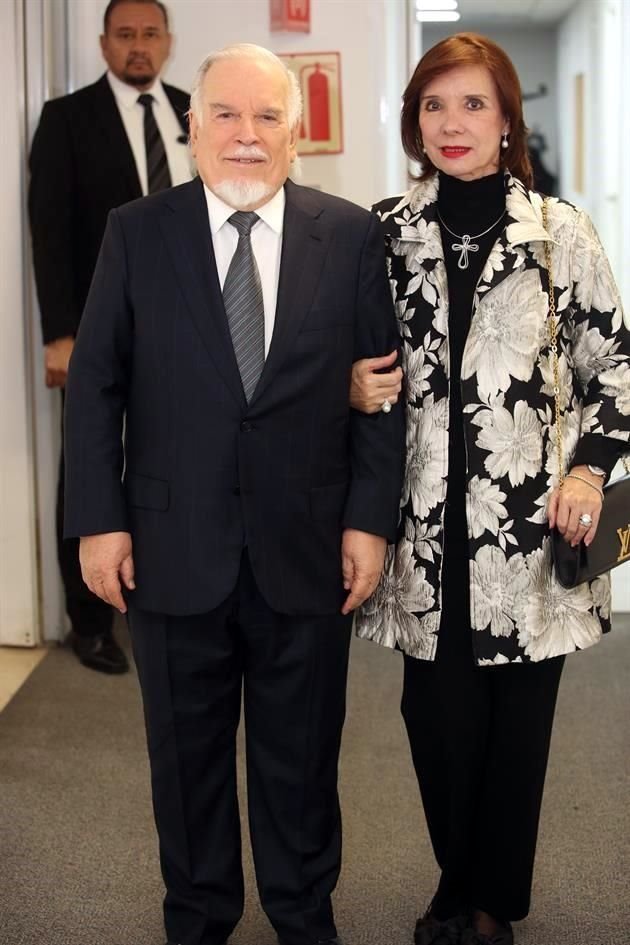 Gustavo de la Garza y Carmen Bortoni de De la Garza