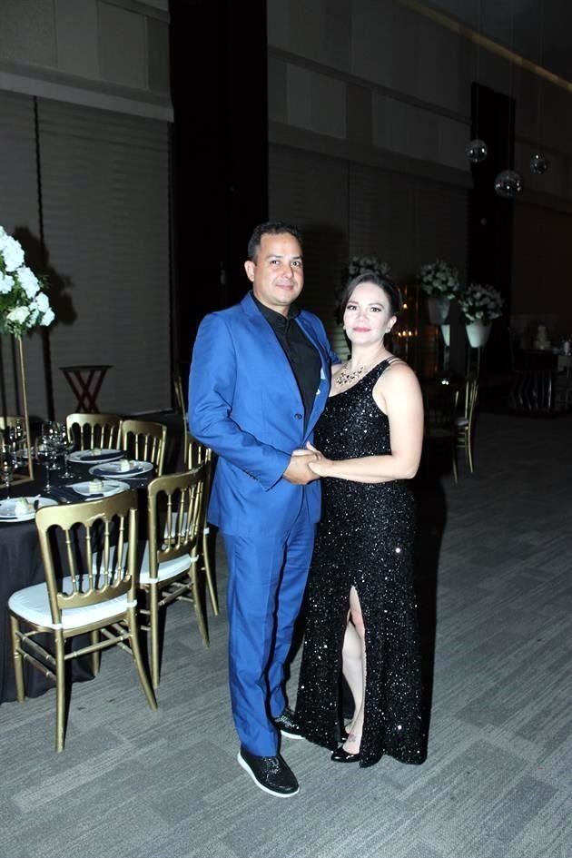 Julio Preciado y Selene Pérez