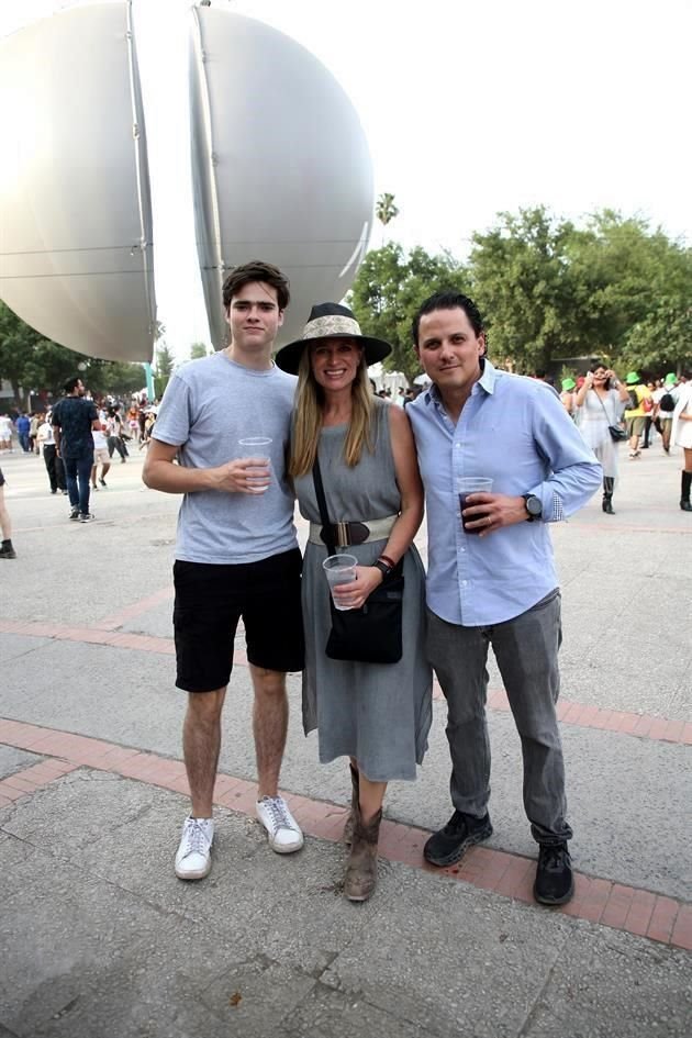 Iker Garritz, Rocío Campos y Rodrigo Hijar