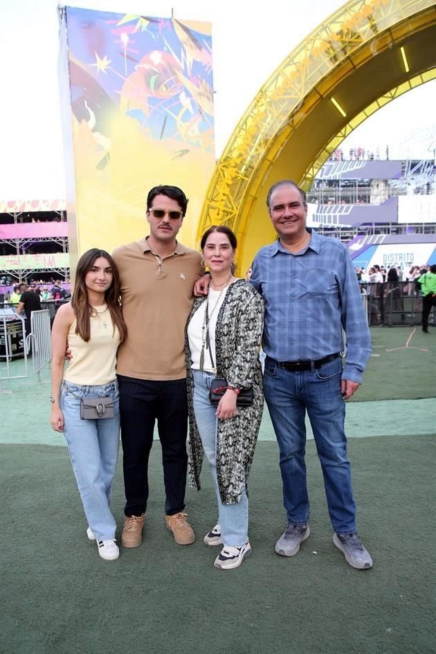 Bárbara Carrillo, Alonso de la Garza, Gabriela Villarreal y Adrián de la Garza