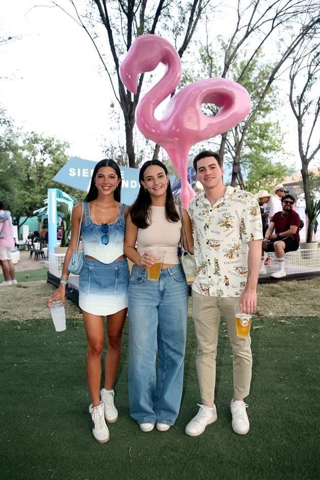 Eugenia Rodríguez, Paulina Alonso y Santiago Llaneza