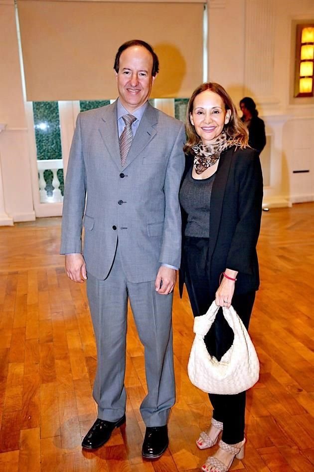 Ignacio Martínez y Sandra de Martínez