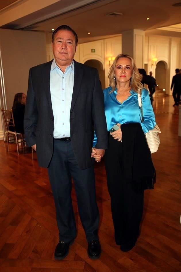 Juan José Fernández y Sandra de Fernández