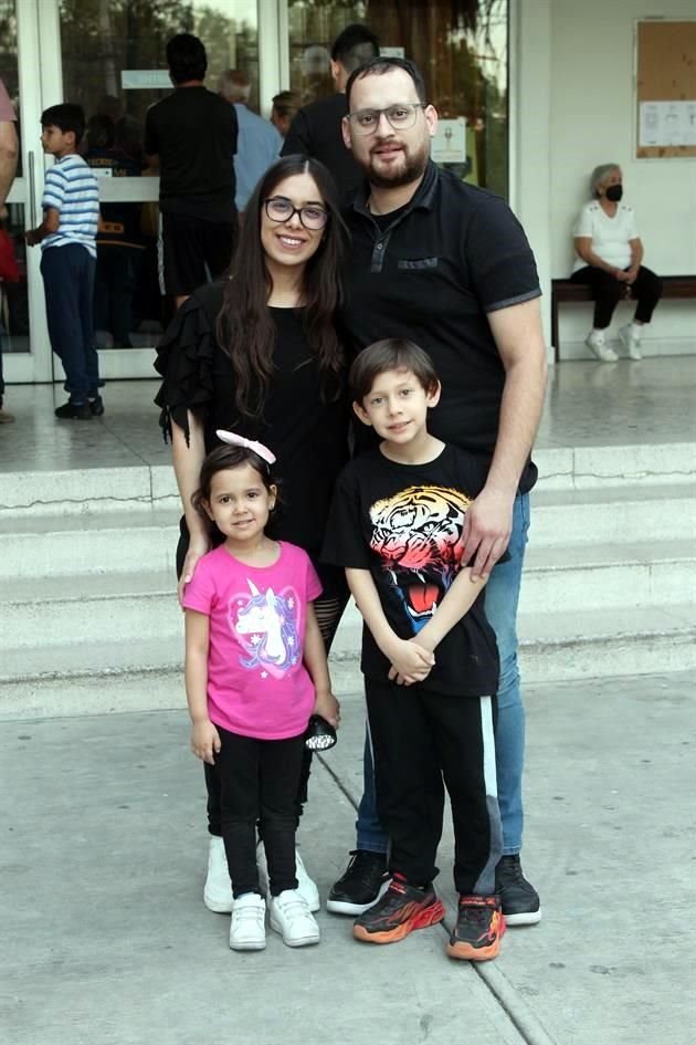 Valeria Garza de Vela, Marcelo Vela, MaIté Vela Garza, Garza y Marcelo Vela Garza