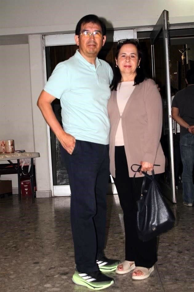 Gerardo Valdés y Mayela Garza