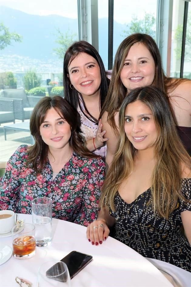 Michelle Herrera, Daniela Brunet, Roberta Elizondo y Gloria Barraza