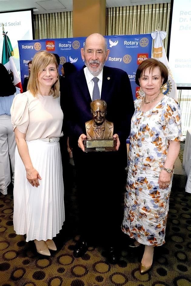 Ivonne Guerra Izazaga, Eduardo Guerra Sepúlveda y Norma Yolanda Izazaga de Guerra