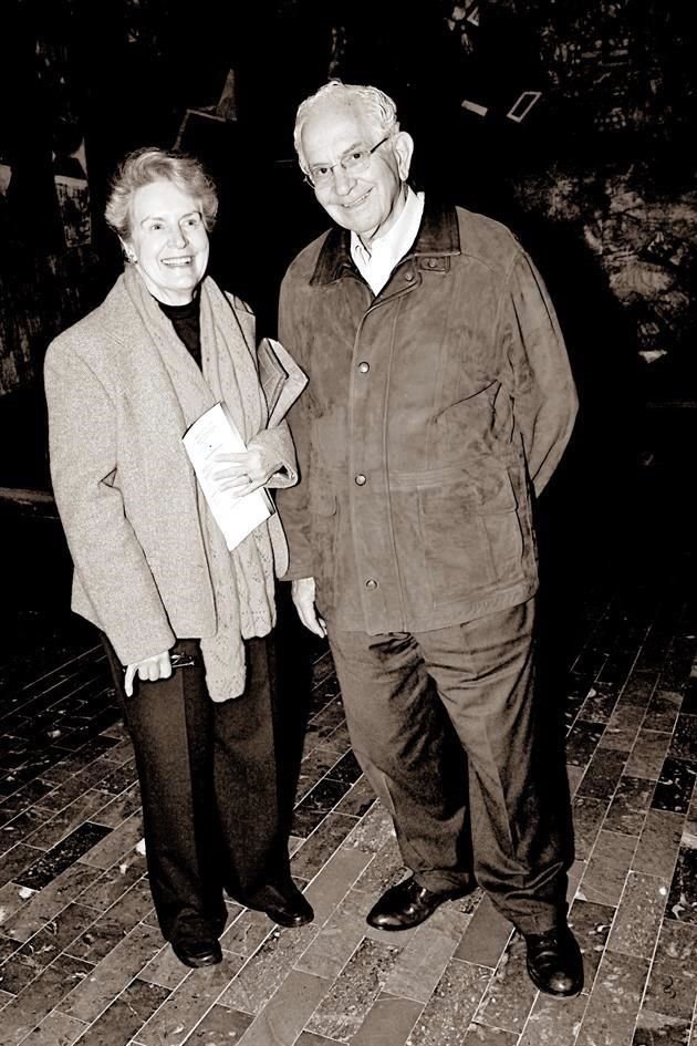 CON SU ESPOSA. Leni Shot de von Bertrab