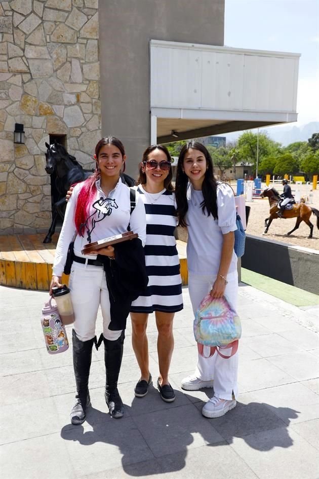 Samantha Quinyanilla, Sara Quintanilla y Mónica Quintanilla