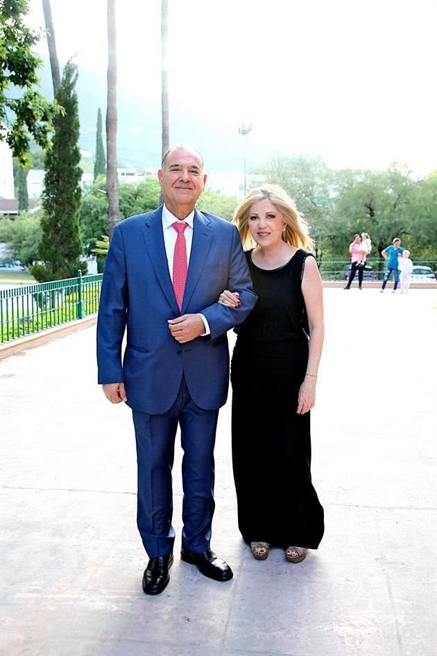 Jaime Martínez y Bárbara Chapa de Martínez