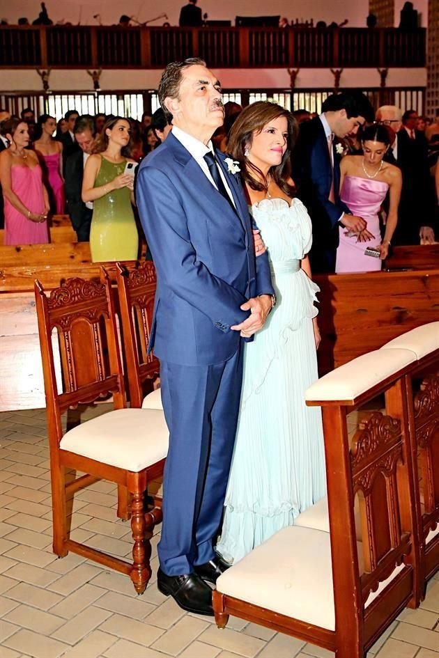 Javier González Parás y Rebeca Lobeira de González