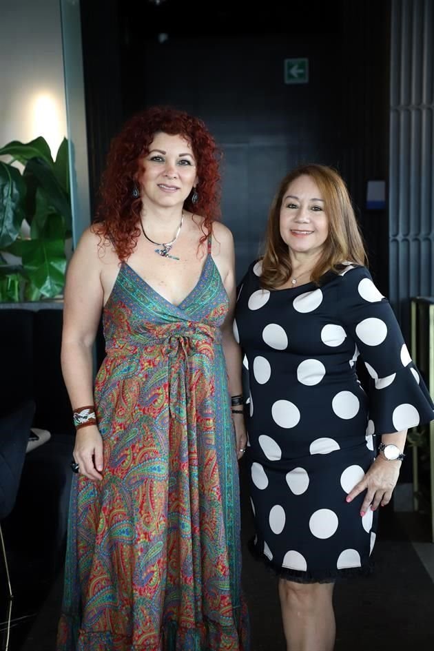 Yolanda Velázquez y Lupita Muñoz