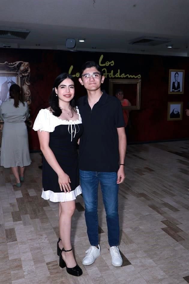 Paola Llamas y Carlos Trujillo