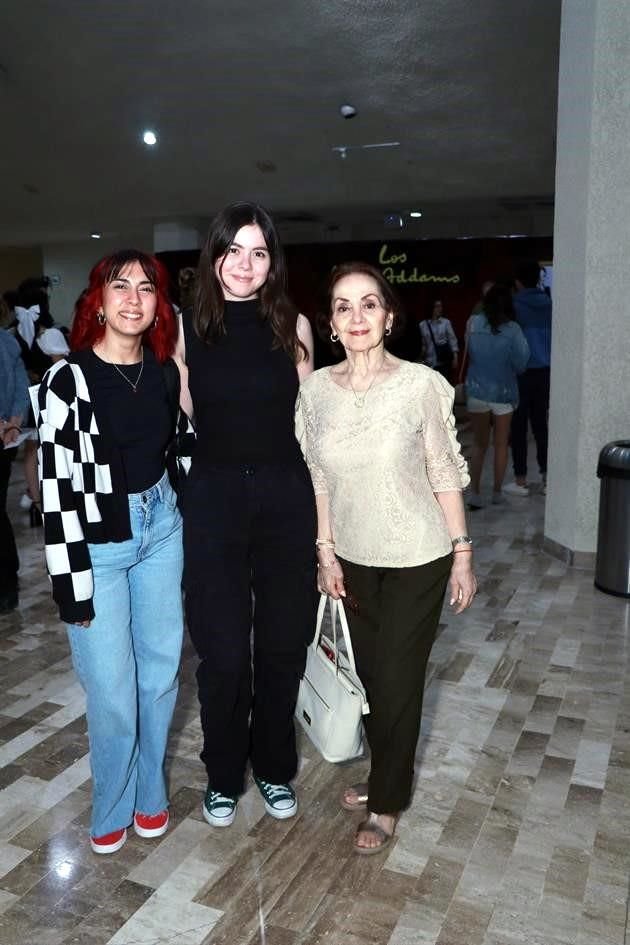 Liza Ponce, Jimena de Isla y Gloria Cortés