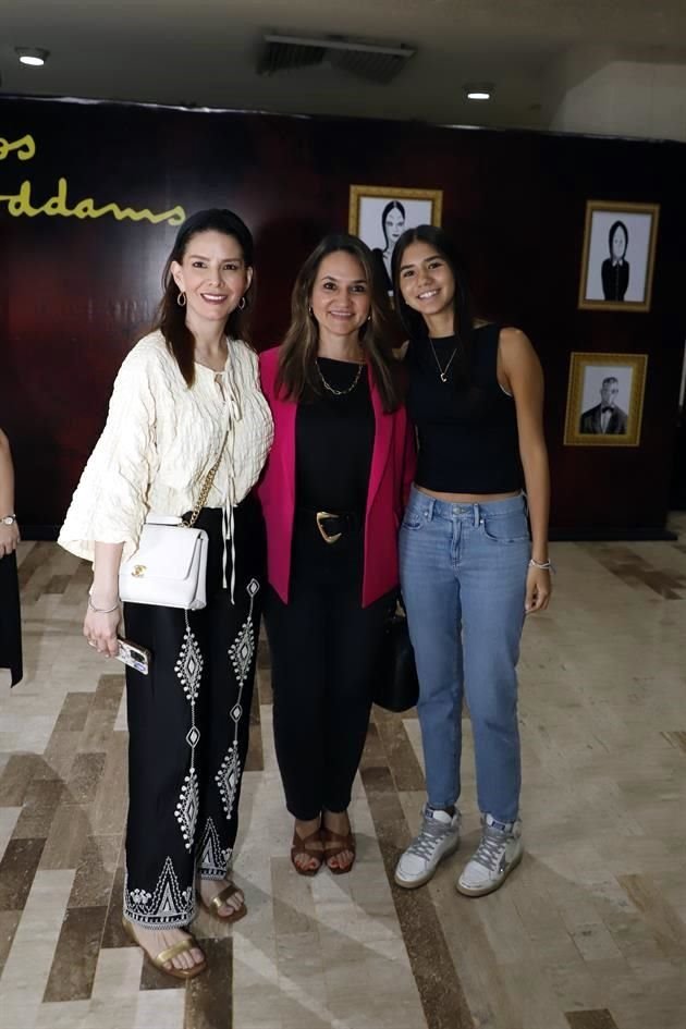 Mónica Martínez de De la Garza, Érika Calles y Jimena Corripio