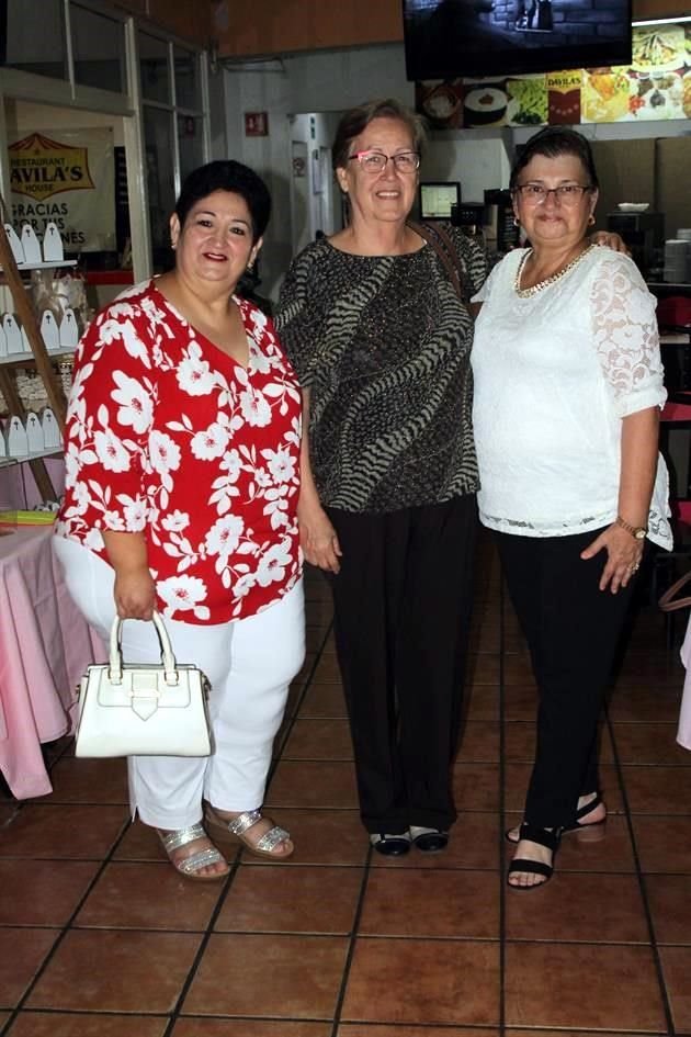 María Isabel Garza, Silvia Garza y Paquita Flores