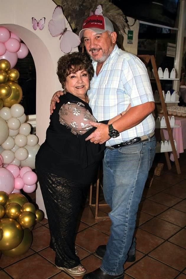 Aracely Villarreal de Dávila y Víctor Dávila