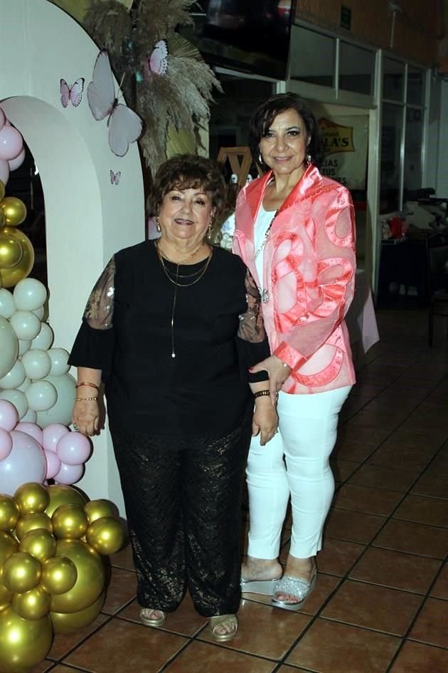 Aracely  Villarreal de Dávila y Aracely Dávila