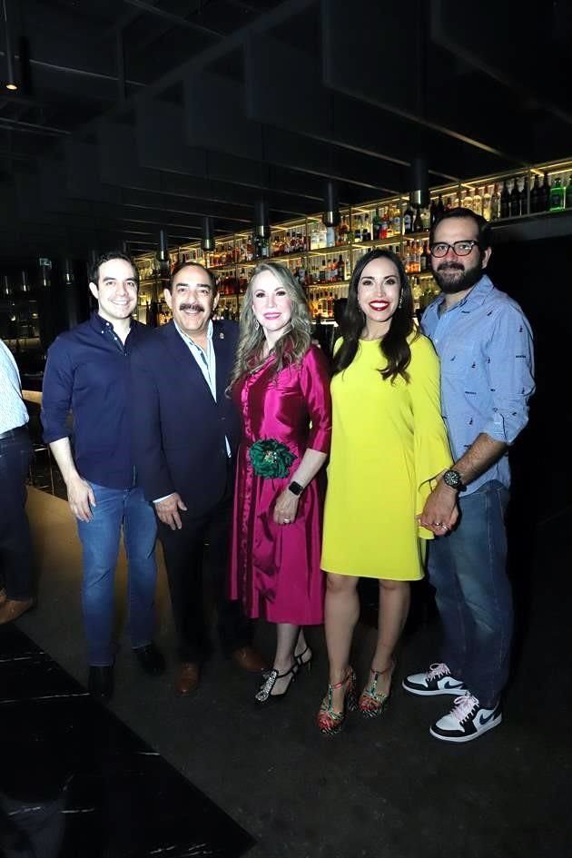 Jorge Ocampo Garza, el festejado, Sonia Garza de Ocampo, Sonia Ocampo de Morales y Jorge Morales del Ángel