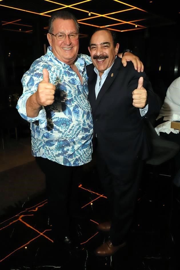 Carlos Lozano con el festejado