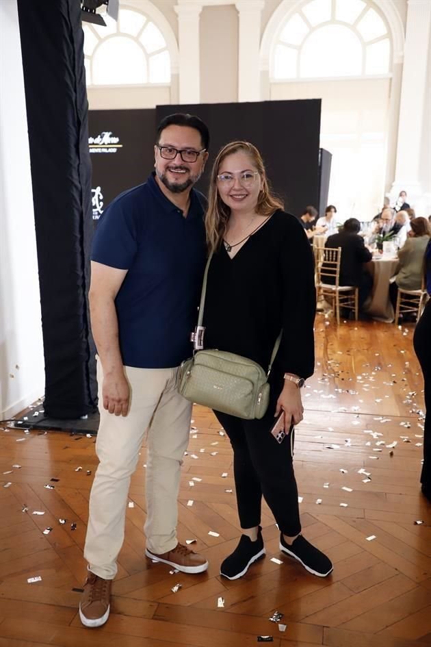 Rodrigo Chacón y Rossy Garza