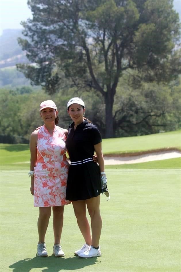 Lussanie Rodríguez de Palos y Pamela Cecilia González de Martínez