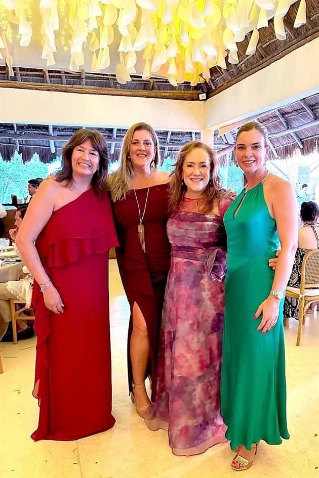 Ivonne Ontiveros de Bueno, Gaby Iza de Lozano, Lisa Grobien de Patiño y Nayeli Guzmán de Colyer