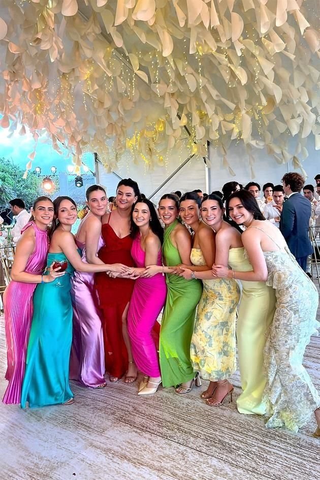 Nayeli Colyer, Paloma Terán, Christianne Lozano, Ivanna Bueno, Isabella Maldonado, Andrea Brun, Isabela Maltos, Ivanna Marcos y Claudia Jaime