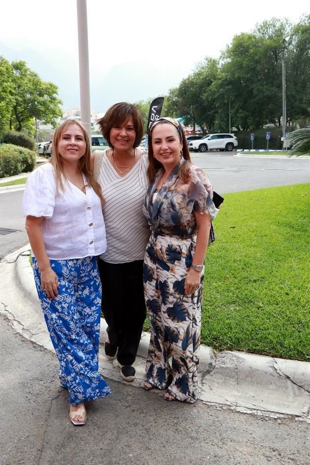 Enestina Sandoval, Elvia López y Cinthya Escobar