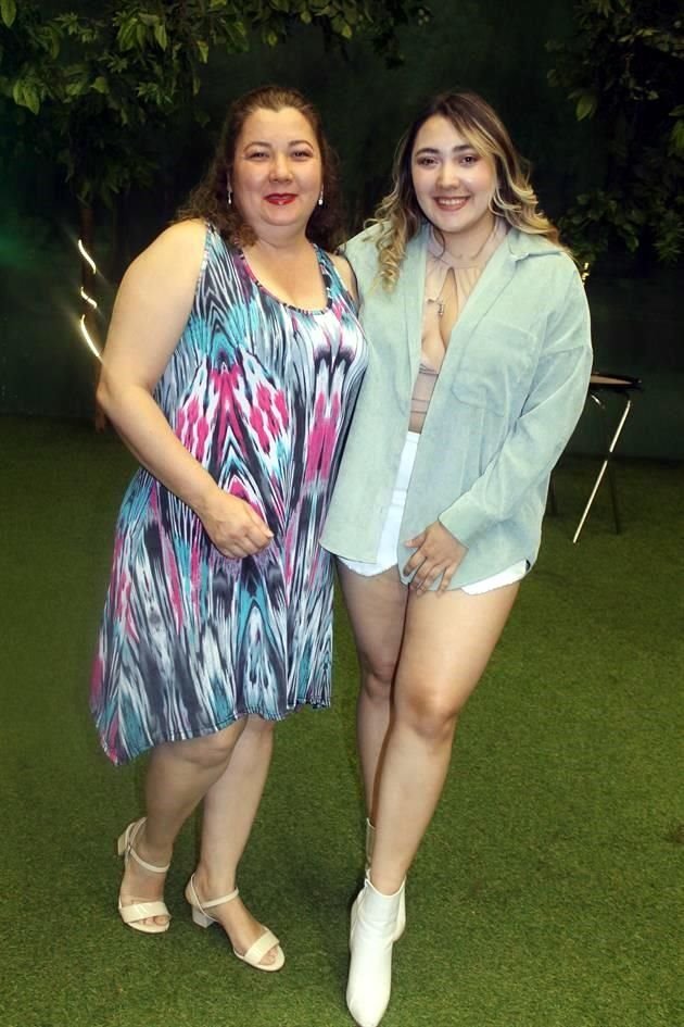 Perla Martínez y Karen Villarreal