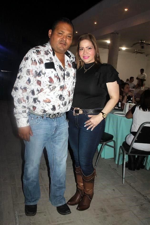 Gregorio Villarreal y Lily Rangel
