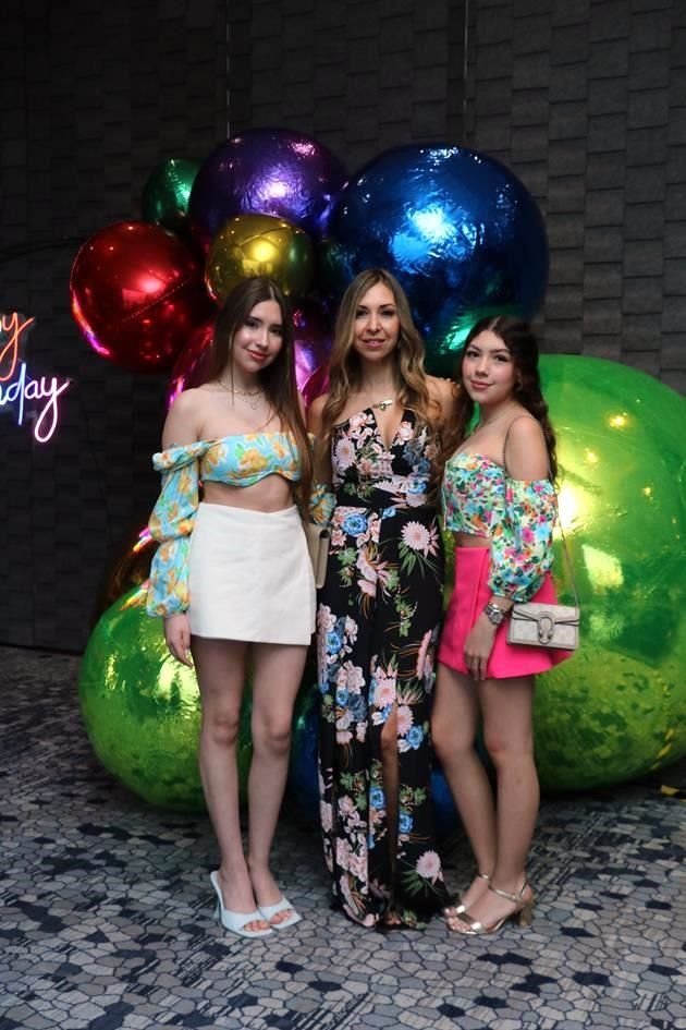 Sofía Moreno, Karina de Moreno e Isabella Moreno