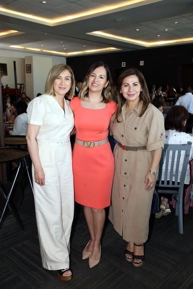 Lety de Martínez, Viviana Galván y Cristina Laines